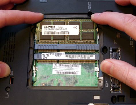 4 slots memory laptops.